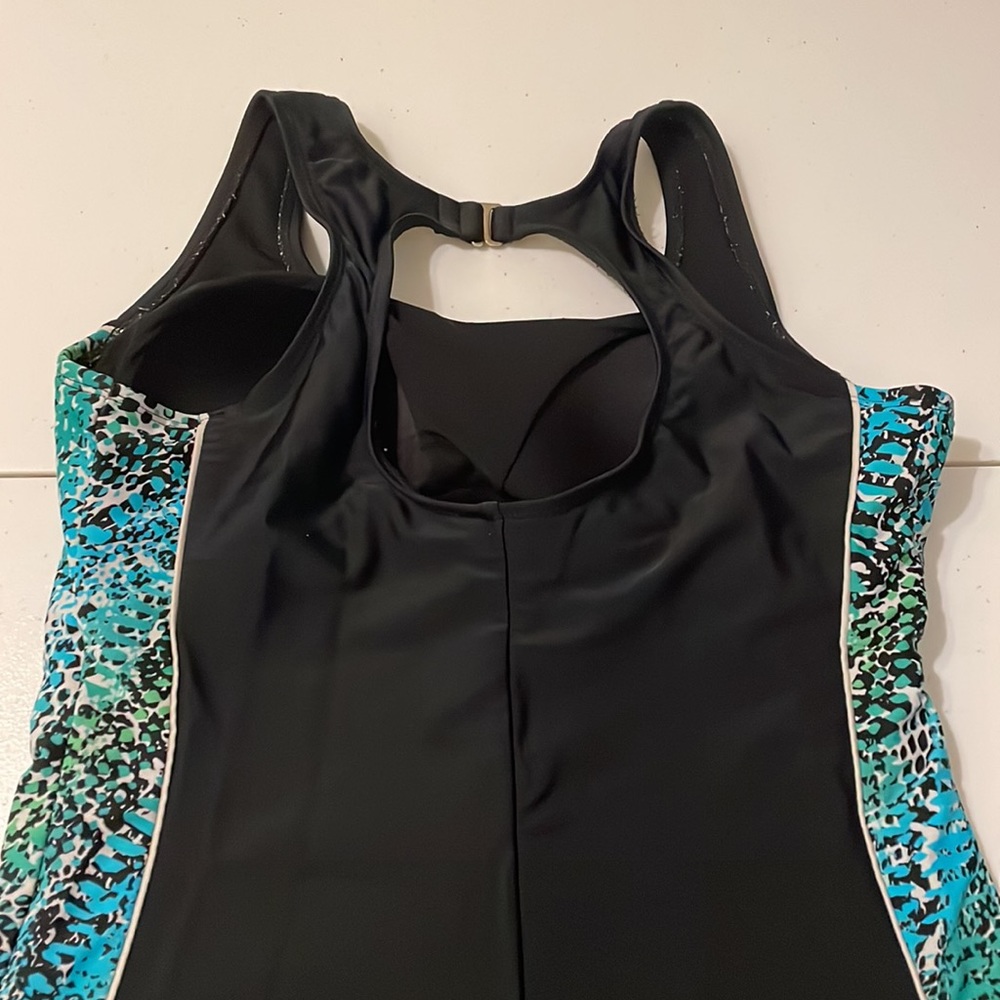 Catalina One Piece Swim Suit Extra Large, 16-18 - Picture 9 of 12